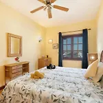 Cozy With Sea View - 70 M² Apartament