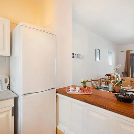Cozy With Sea View - 70 M² *