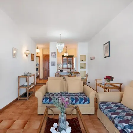 公寓 Cozy With Sea View - 70 M² 阿坎提拉德洛斯基
