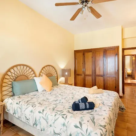 Cozy With Sea View - 70 M² *