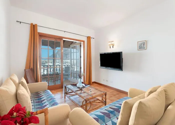 Cozy With Sea View - 70 M² *